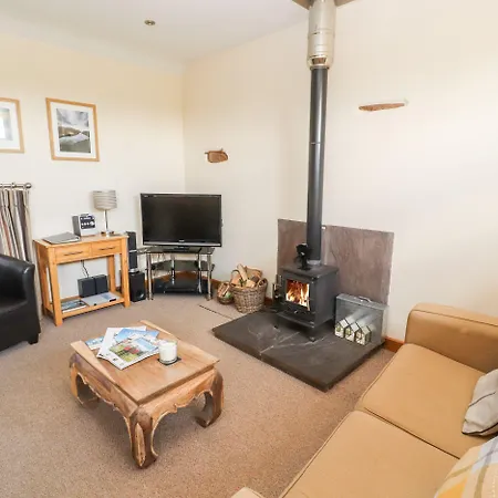 בית נופש Swallow's Nest פנרית'